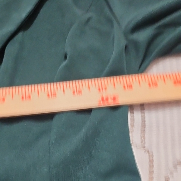 Travel Ready Green Two-Piece Pant Suit - Picture 15 of 16